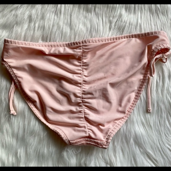 *sold* NWOT Crochet Bikini Bottoms - Picture 2 of 5